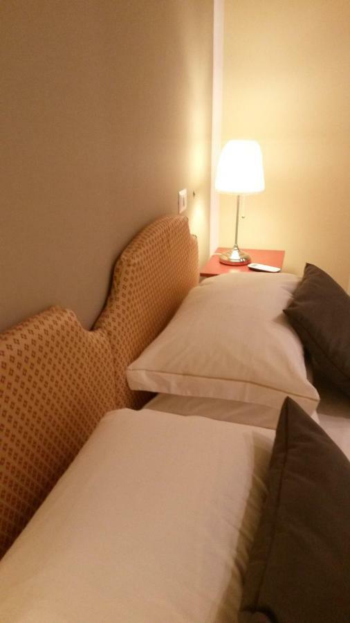 Le Stanze Di Angela Bed & Breakfast Napoli Bagian luar foto