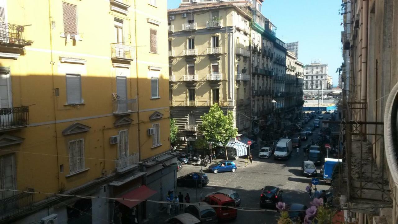 Le Stanze Di Angela Bed & Breakfast Napoli Bagian luar foto
